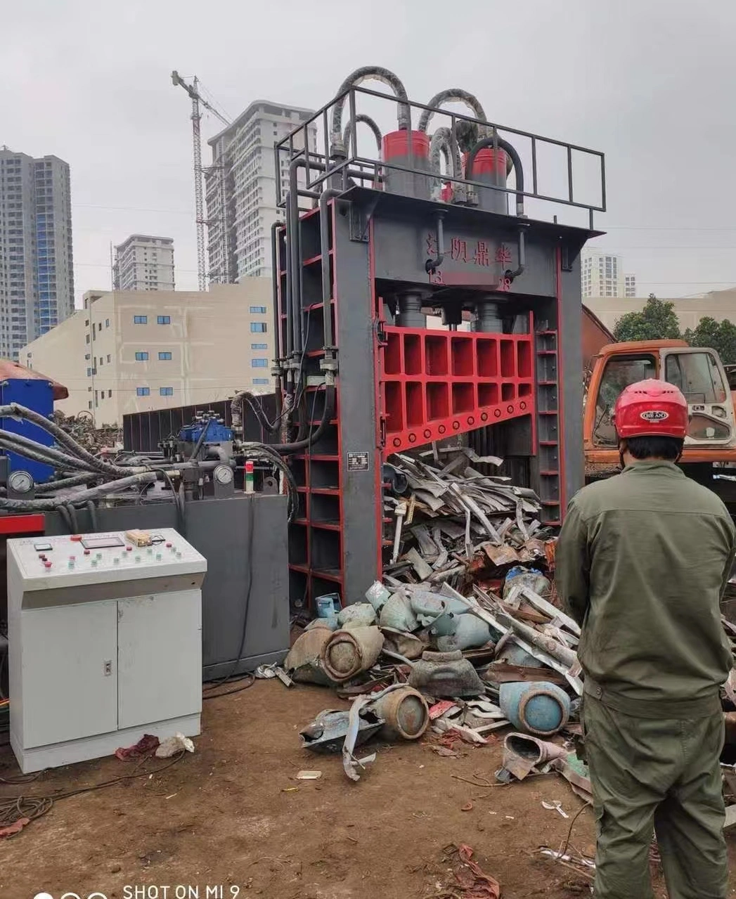 Heavy Duty Guillotine Metal Shear Machine Scrap Steel Iron Aluminum Hydraulic Gantry Shear Machine for Steel Plant Recycling